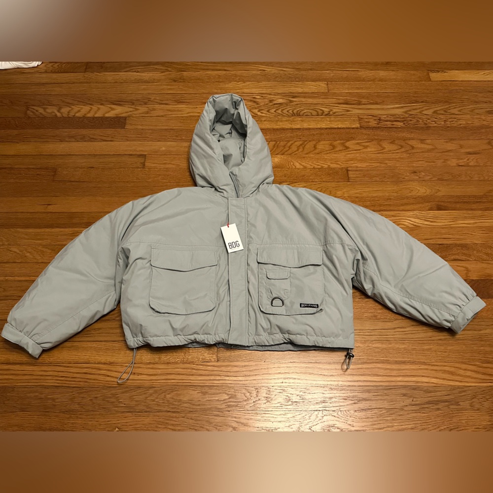 NWT BDG Urban Outfitters Oversized Cropped Puffer Coat with Hood & Pockets